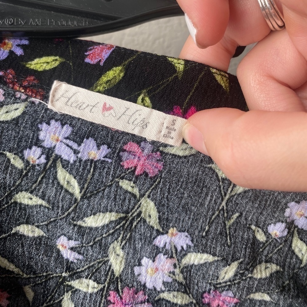 Floral wrap shirt - size small - Picture 3 of 5